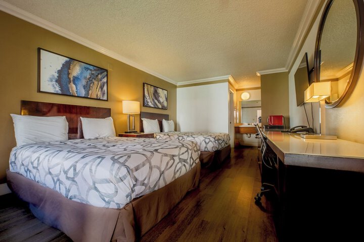 Classic Queen Bed (22 of 38)