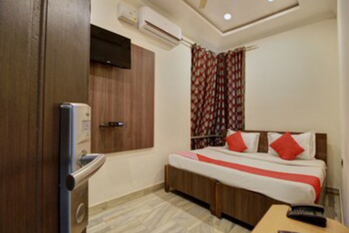 Room 35 of 38