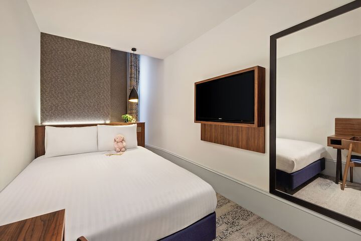 Room 16 of 34