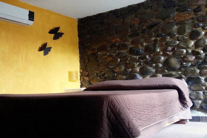 Room 13 of 31