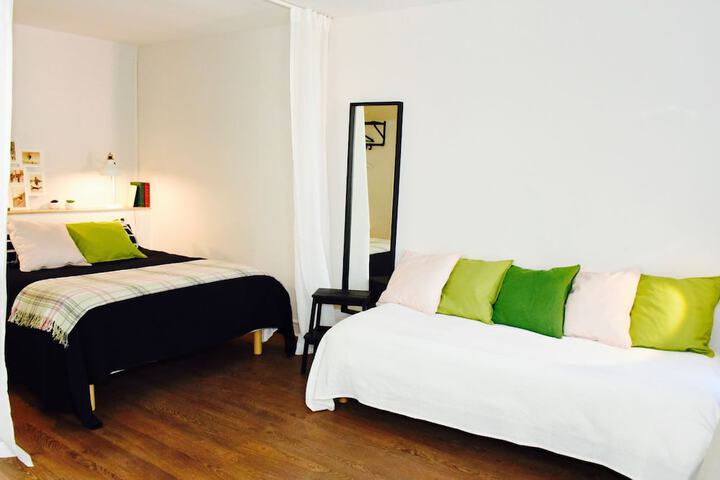 Room 2 of 22