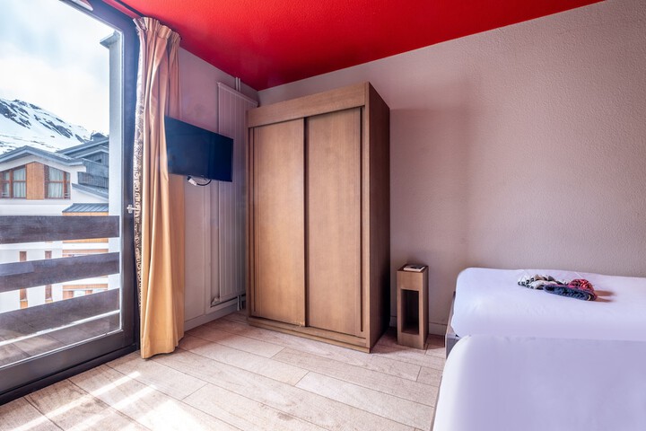 Room 12 of 65