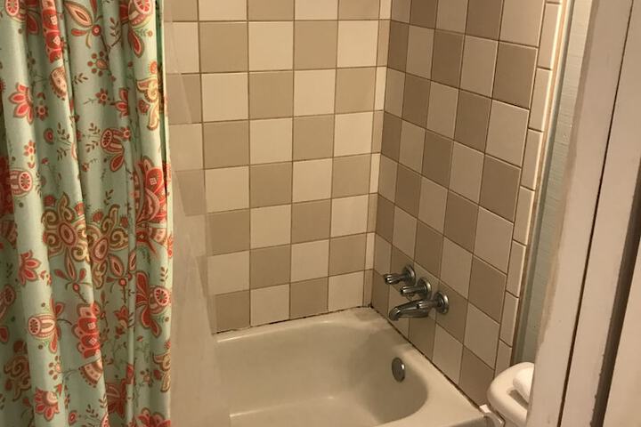 Room 335 of 400