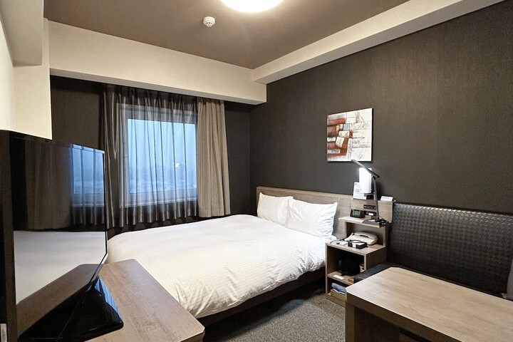 Room 10 of 36