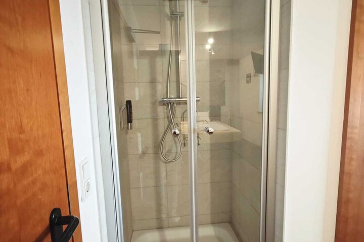 Room 12 of 20
