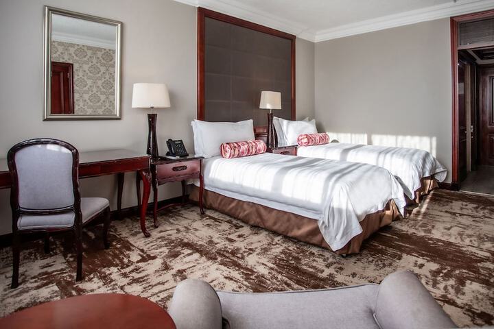 Room 3 of 49