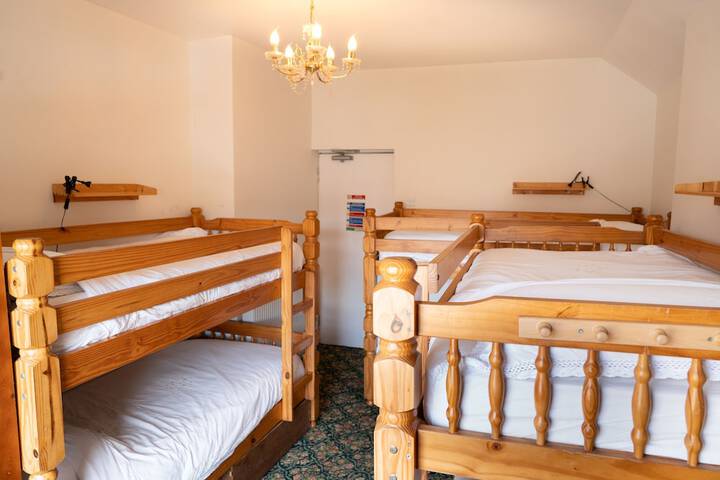 Room 13 of 114