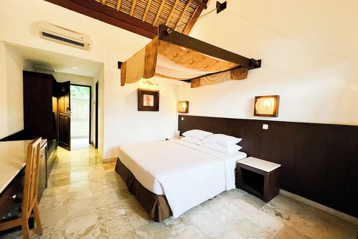 Room 20 of 142