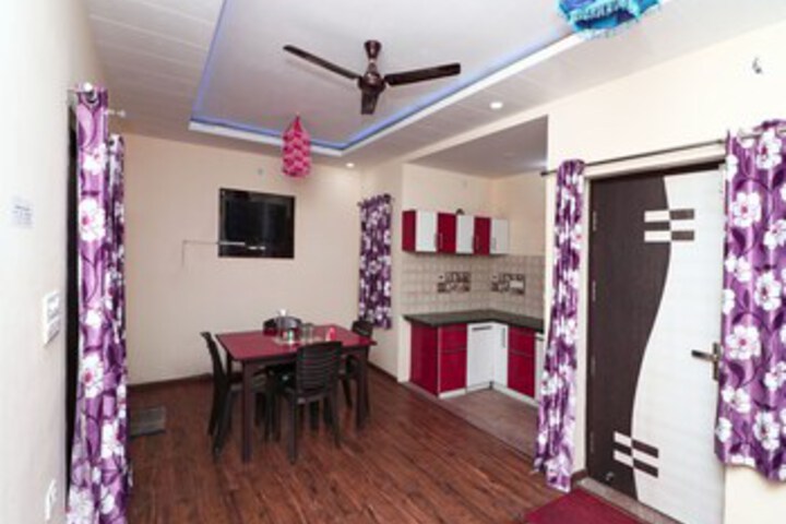 Room 13 of 27