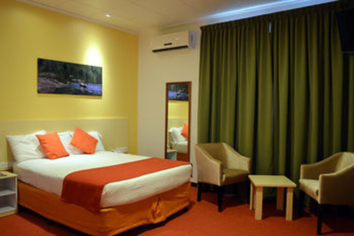 Room 5 of 14