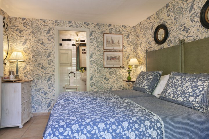 Room 9 of 48