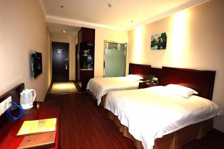 Room 15 of 66