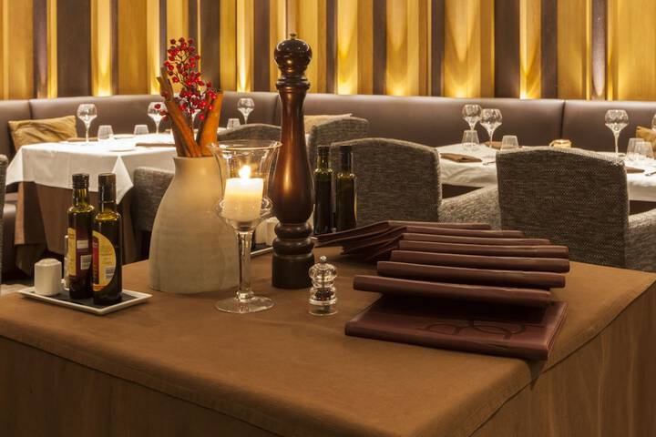 Dining 83 of 120