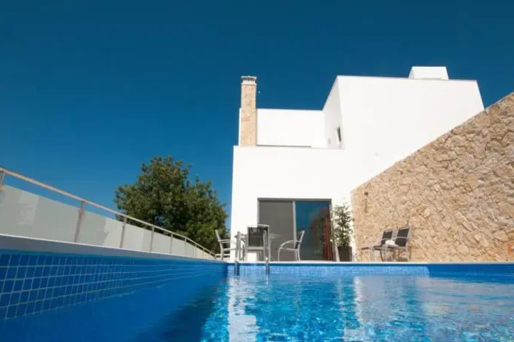 Pool 6 of 10