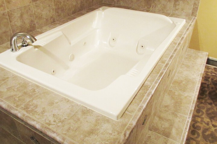 Hot Tub 49 of 81