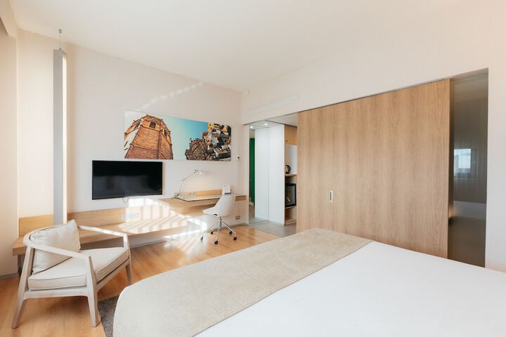 Room 34 of 74