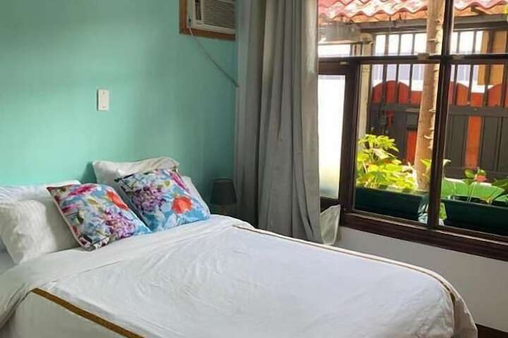 Room 6 of 15