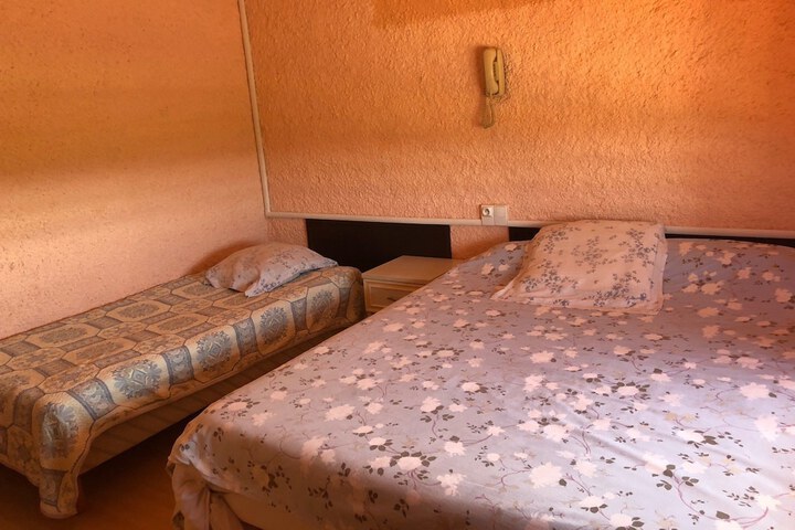 Room 4 of 24