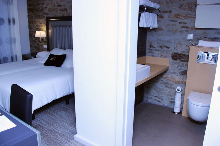 Room 11 of 42