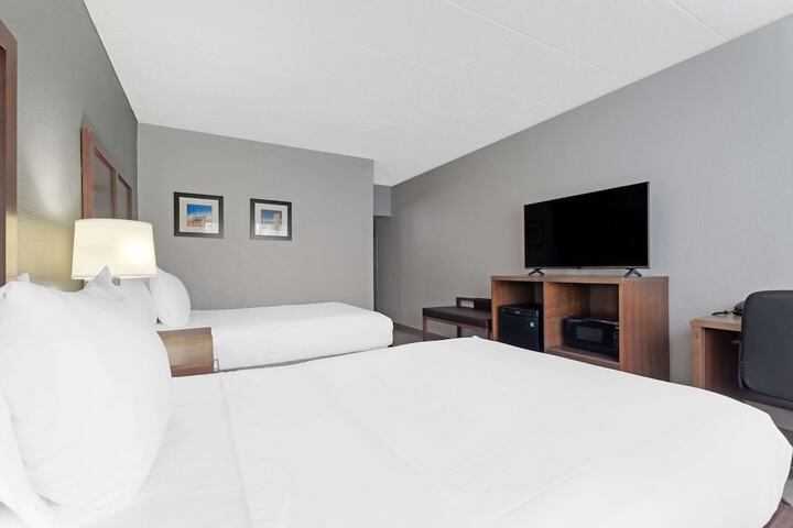2 Double Beds (10 of 14)