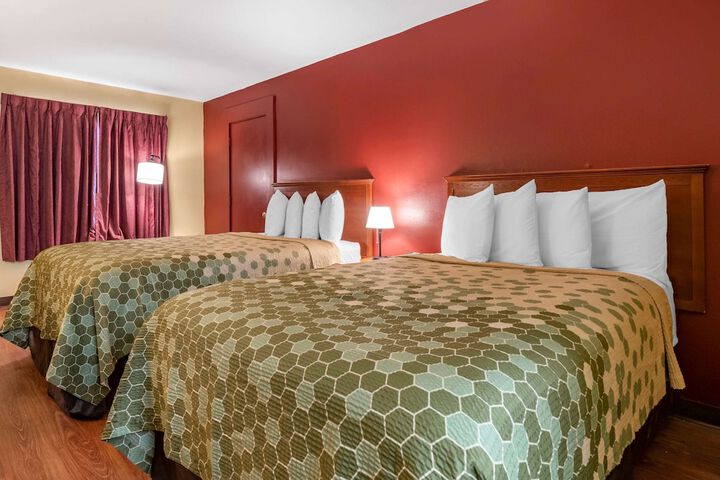 2 Double Beds (1 of 13)