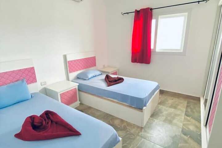 Room 28 of 108