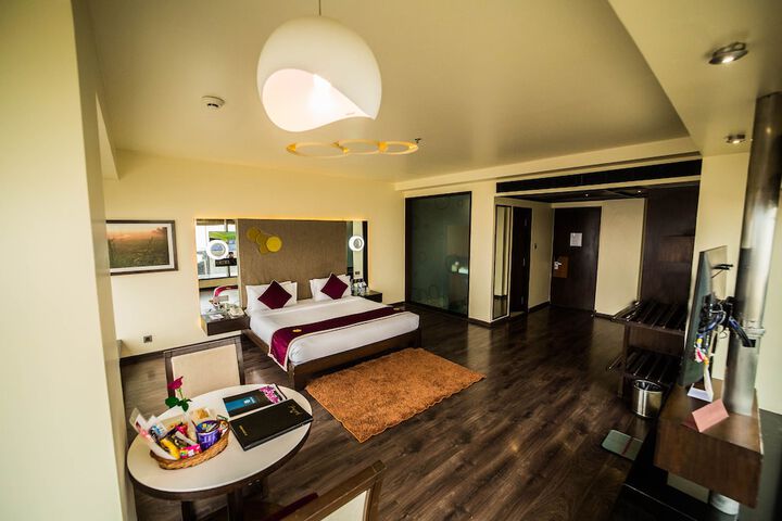 Room 25 of 47