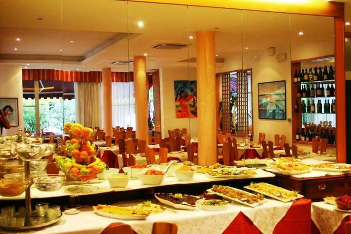 Dining Photos