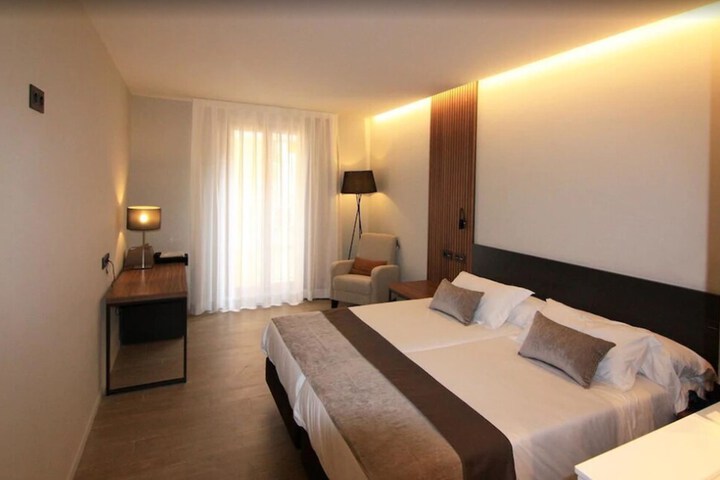 Room 10 of 31