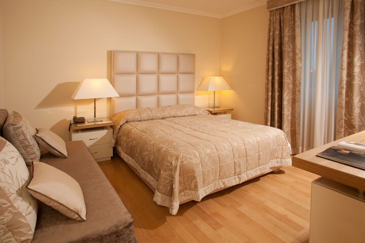 Room 6 of 37