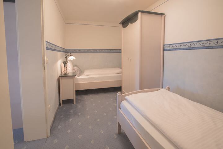 Room 32 of 111