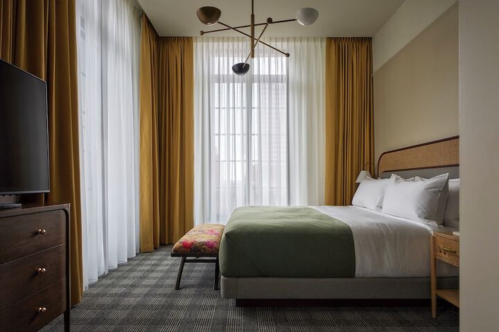 Room 27 of 190