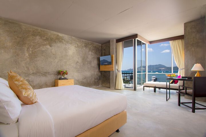 Room 49 of 196