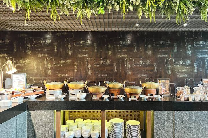 Breakfast/Coffee Service 92 of 129