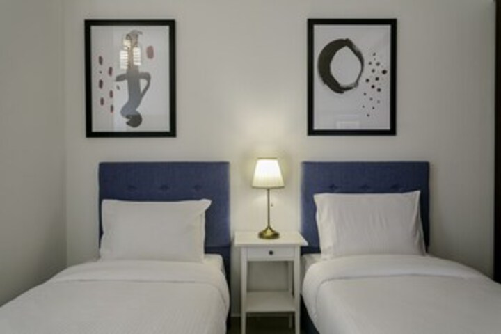 Room 17 of 28