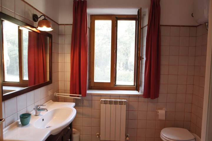 Room 15 of 32