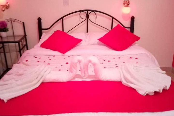 Room 6 of 15