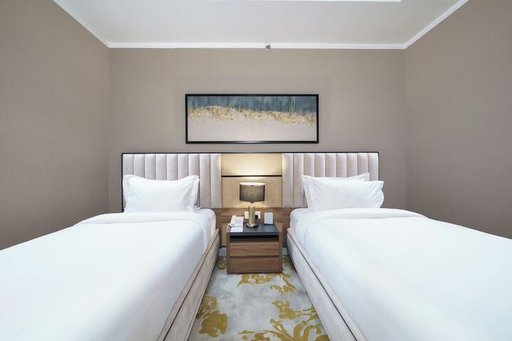 Room 10 of 22