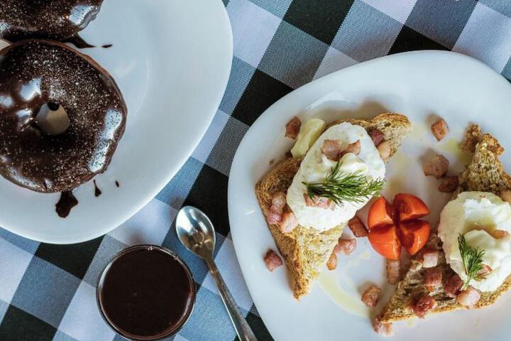 Breakfast/Coffee Service 81 of 90