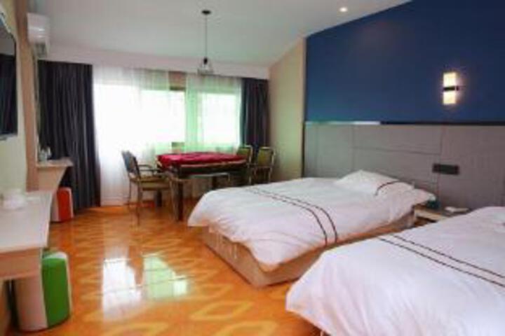 Room 3 of 5