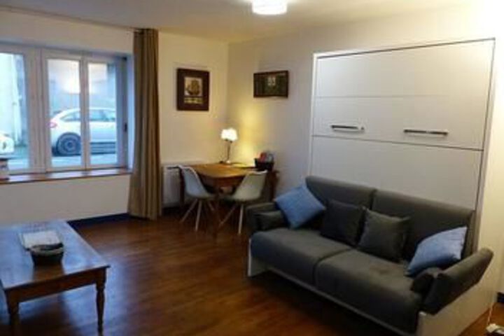 Room 12 of 24