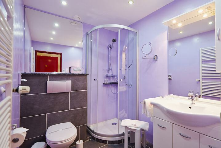 Room 20 of 32