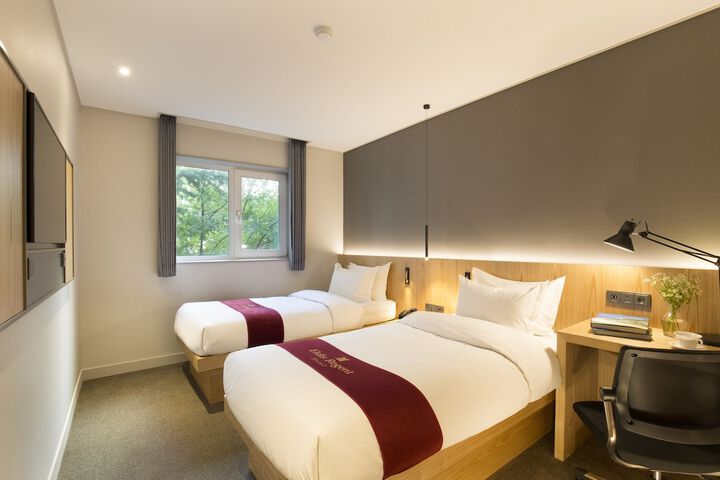 Room 15 of 115