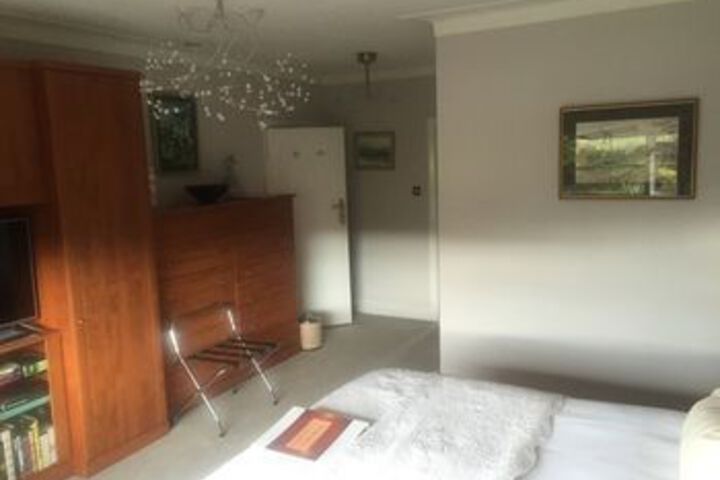 Room 25 of 42