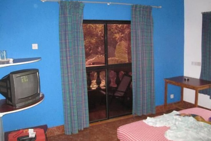 Room 14 of 32