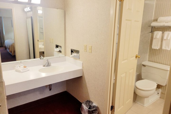 Room 10 of 40