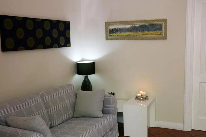 Room 4 of 14