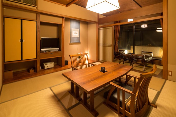 Dining Photos