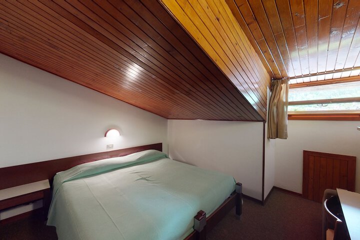 Room 12 of 57