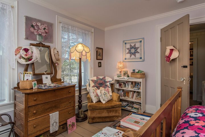Room 4 of 11